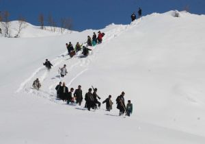 Kar geçit vermiyor